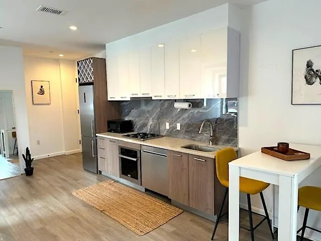 Apartment Huge Modern 2 Bedroom In Little Italy New York
