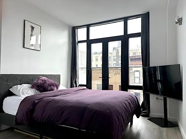 Huge Modern 2 Bedroom In Little Italy New York 0*,  United States